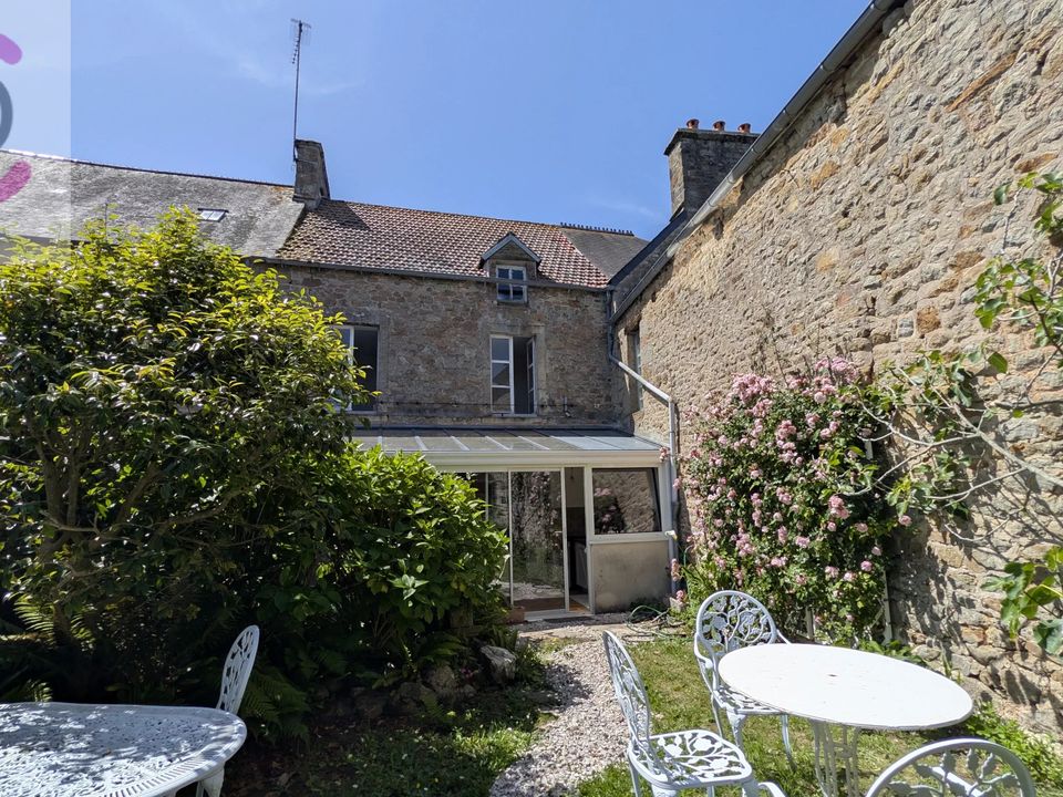 Landejendom i Saint-Pierre-Église, Manche - foto 1