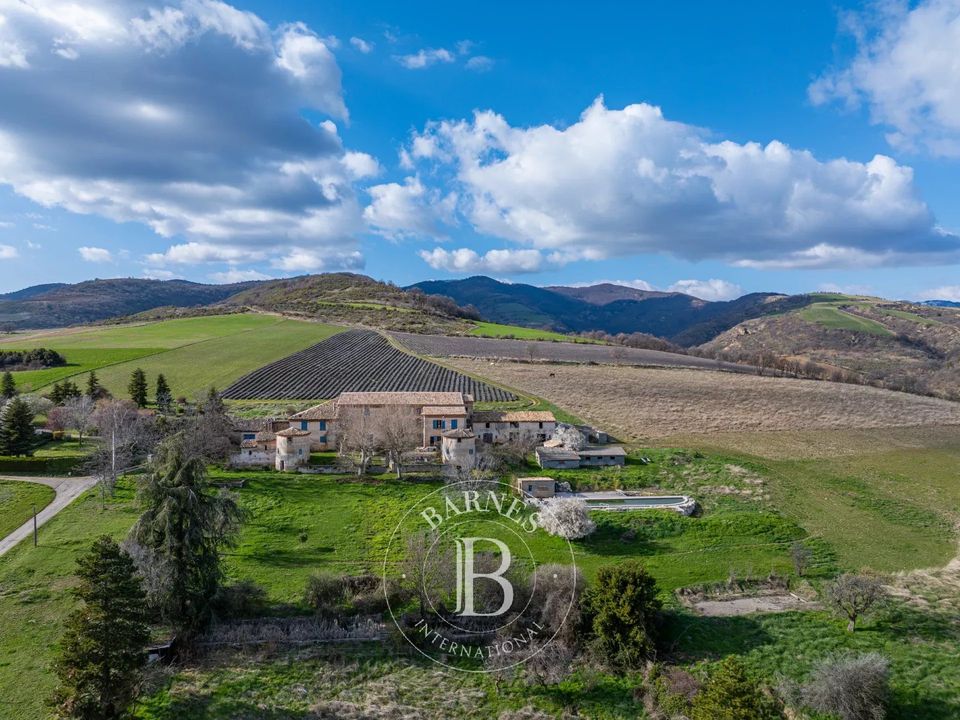 Landejendom i Digne-les-Bains, Alpes-de-Haute-Provence - foto 1