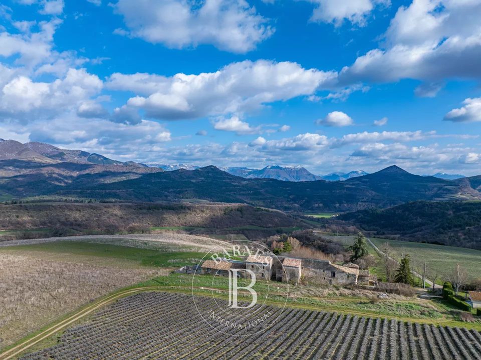 Landejendom i Digne-les-Bains, Alpes-de-Haute-Provence - foto 2