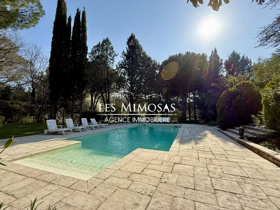 Villa i Roquebrune-sur-Argens, Var - bilde 1