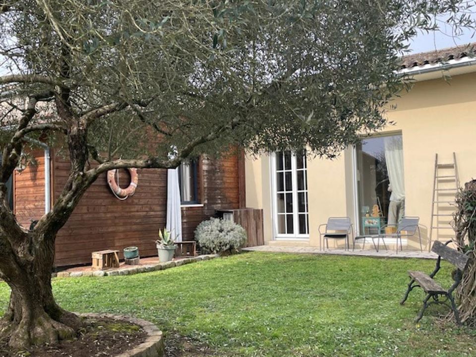Villa i Saint-Quentin-de-Baron, Gironde - foto 1