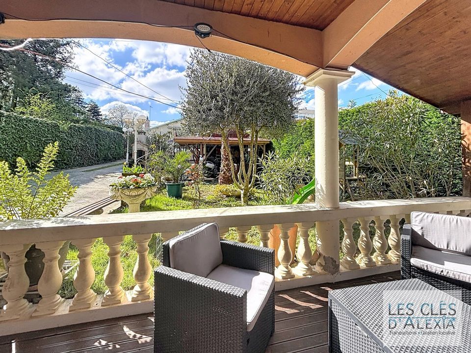 Villa i Bron, Rhone - foto 1
