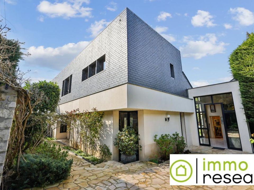 Villa i Chennevieres-sur-Marne, Val-de-Marne - foto 1