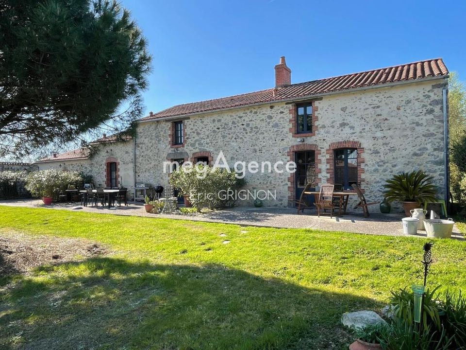 Herregård i Nieul-le-Dolent, Vendee - bilde 1