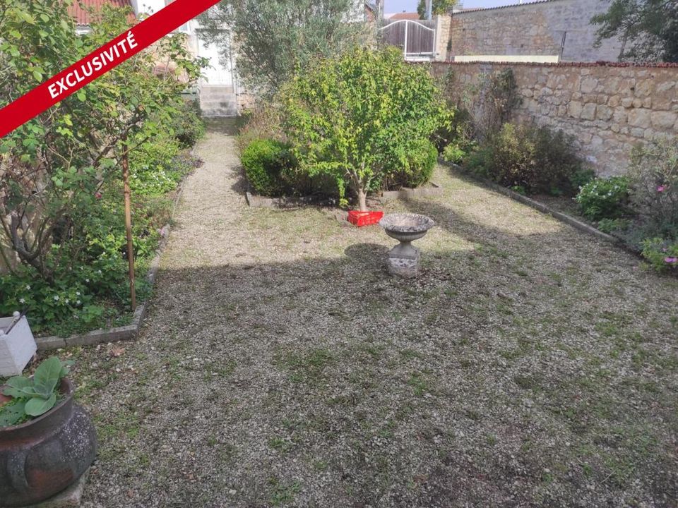 Villa en Saint-Jean-d'Angely, Charente-Maritime - foto 2
