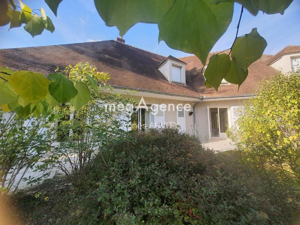 Villa a Néris-les-Bains, Allier - foto 1
