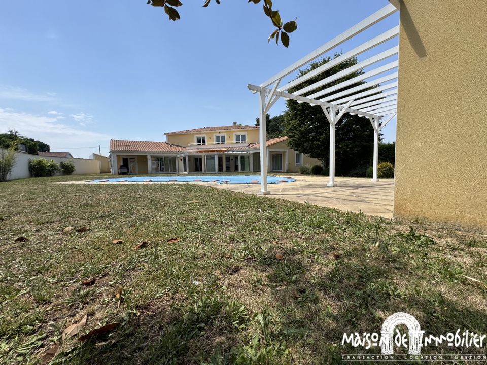 Villa i Saint-Sulpice-de-Cognac, Charente - foto 1