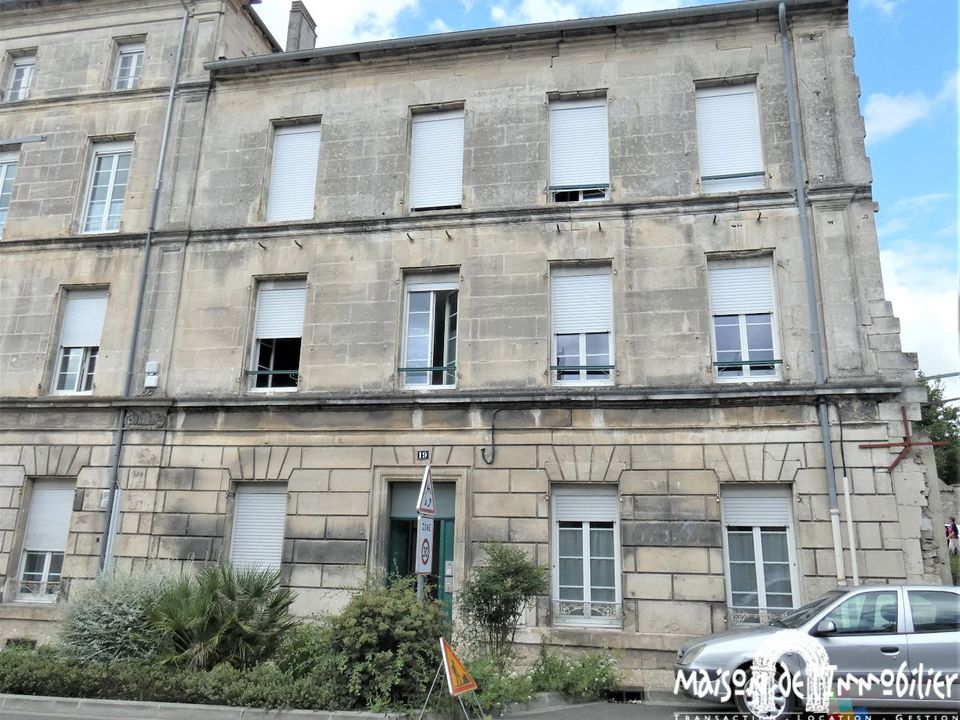 Erhvervsejendom i Jarnac, Charente - foto 1
