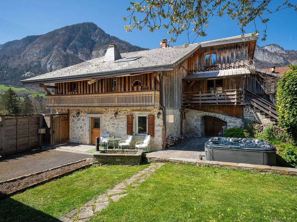 Villa i Morzine, Haute-Savoie - bilde 1