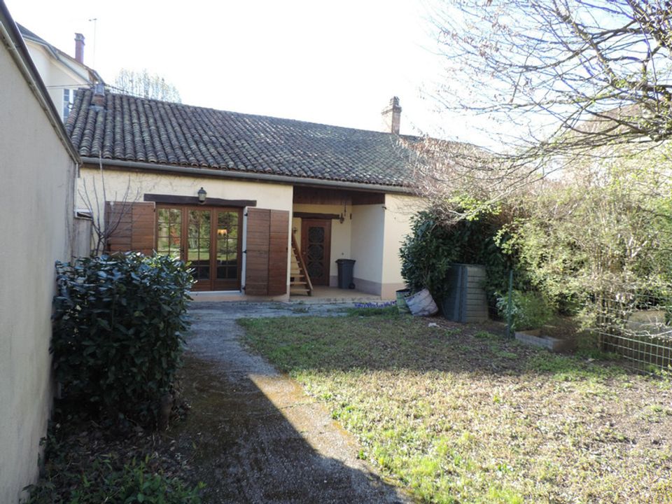 Villa a Bourg-en-Bresse, Ain - foto 1
