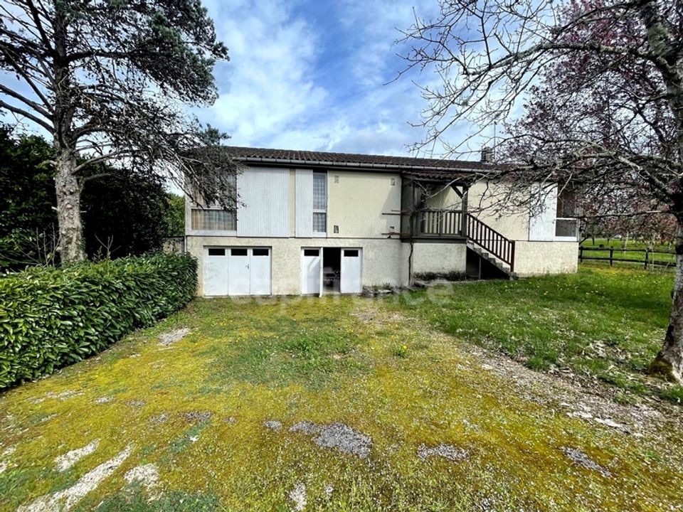 Villa i Saint-Michel-de-Bannieres, Lot - foto 1