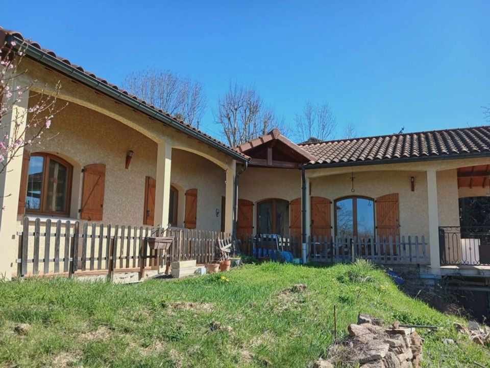 Villa i Vic-le-Comte, Puy-de-Dome - foto 1