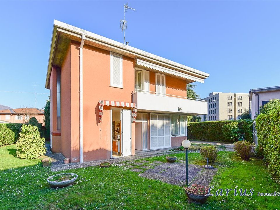 Villa a Erba, Como - foto 1