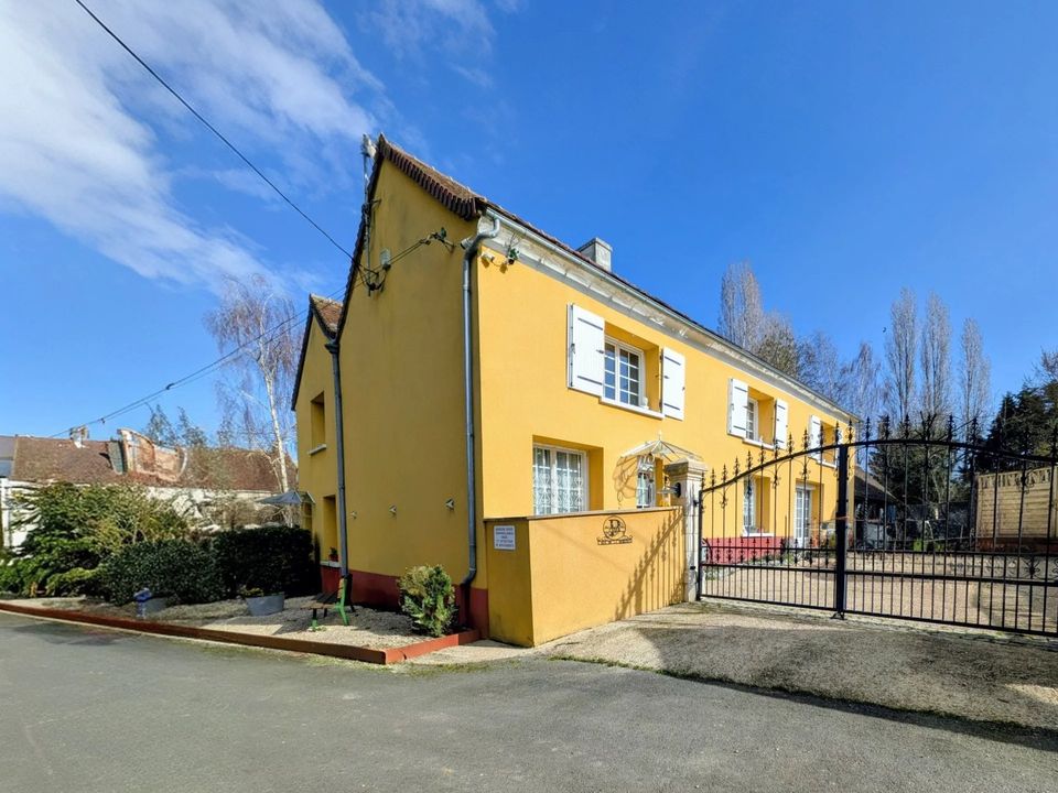 Villa in Coulommiers, Seine-et-Marne - foto 1