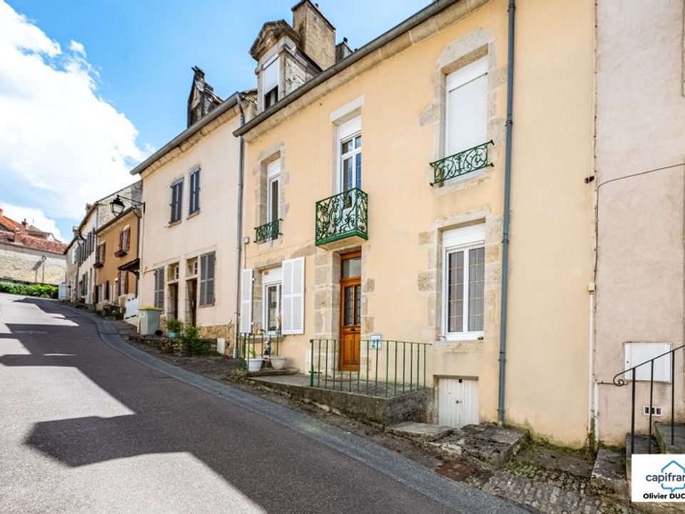 Landsbyhus i Alise-Sainte-Reine, Cote-d'Or - foto 1