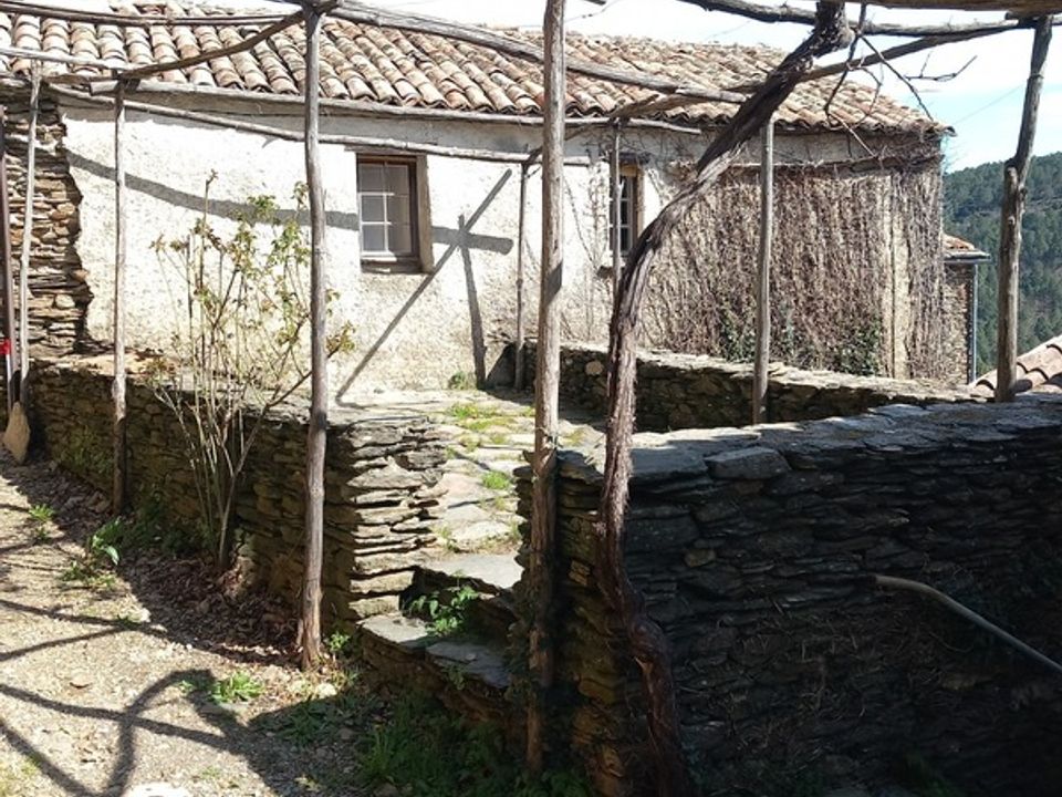 Landsbyhus i St.-Martin-de-Boubaux, Lozere - foto 3