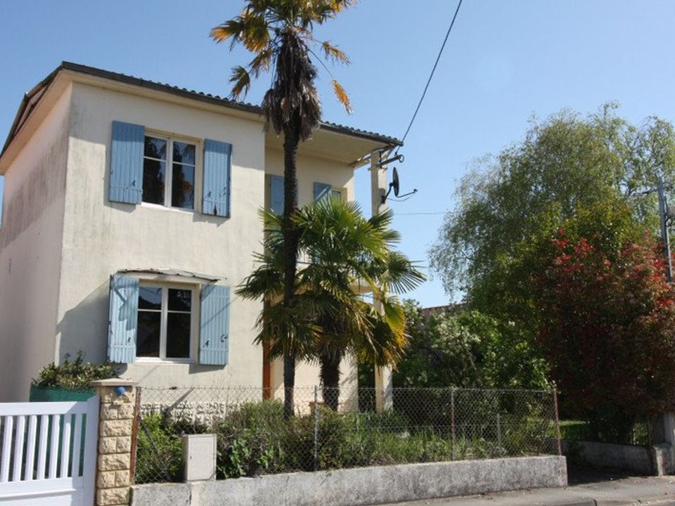 Rekkehus i Saint-Jean-d'Angely, Charente-Maritime - bilde 1
