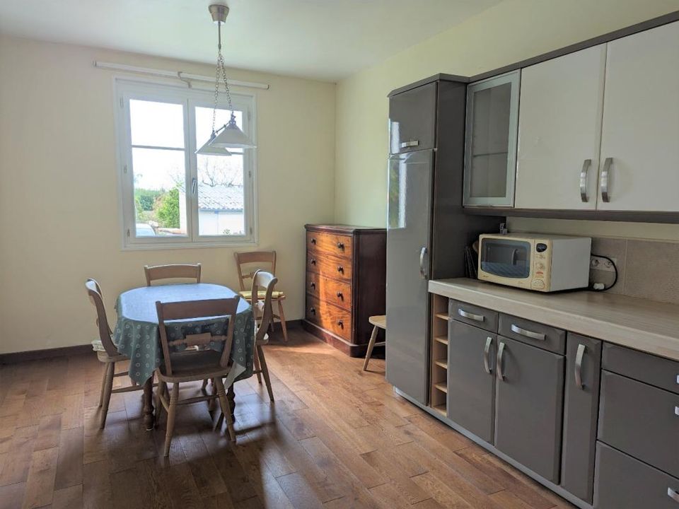 Rekkehus i Saint-Jean-d'Angely, Charente-Maritime - bilde 2