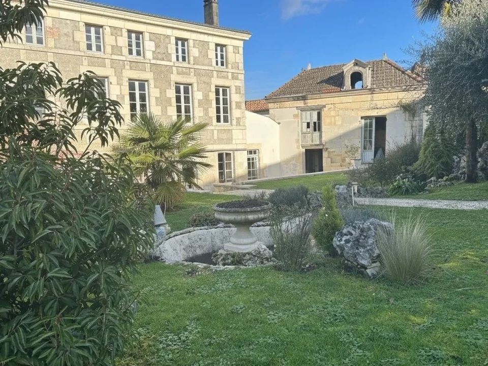 Villa i Saint-Jean-d'Angely, Charente-Maritime - foto 1