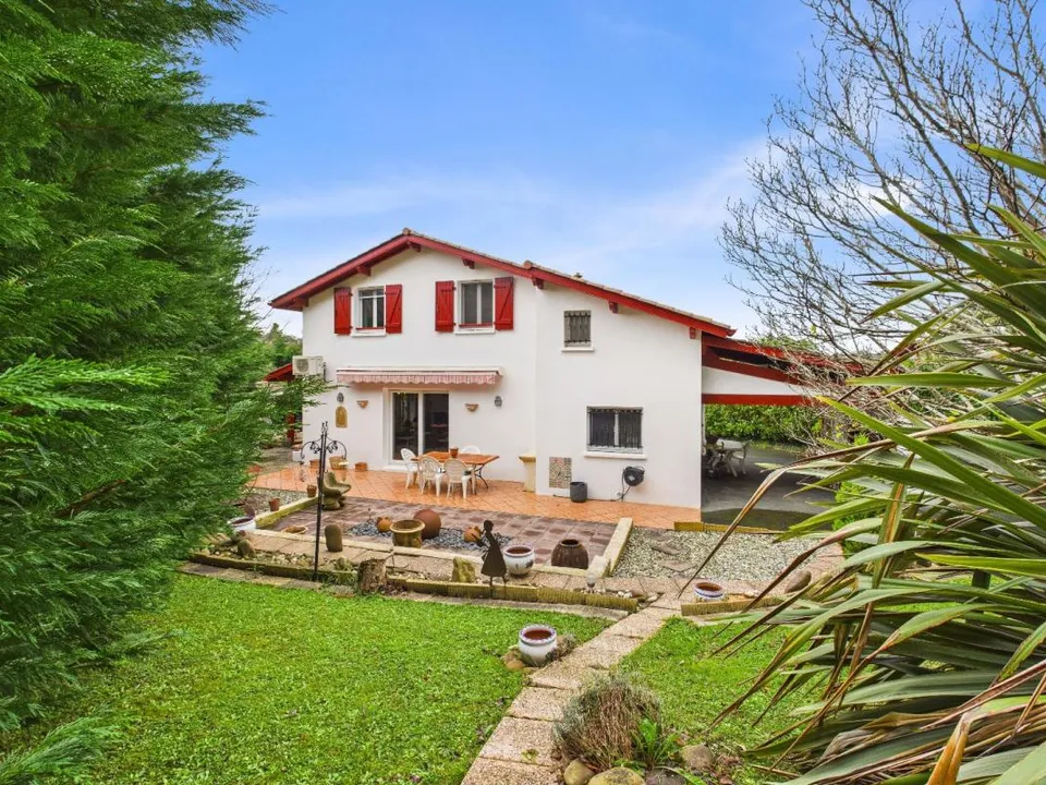 Villa i Cambo-les-Bains, Pyrenees-Atlantiques - bilde 2