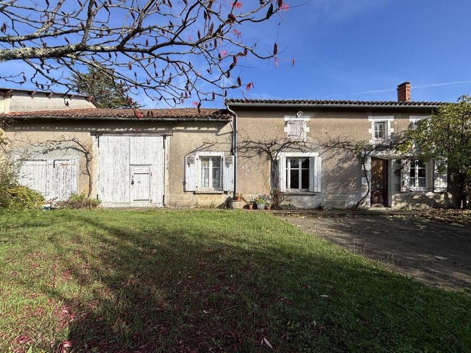 Landejendom i Saint-Gourson, Charente - foto 1