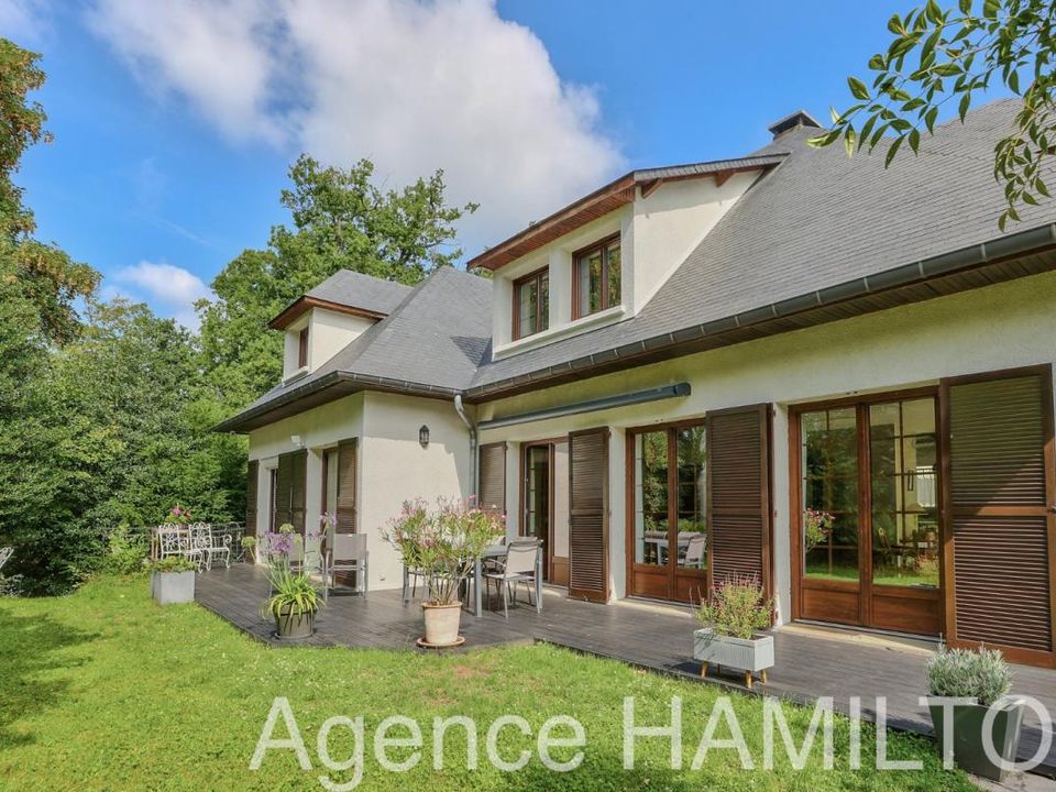 Villa i L'Etang-la-Ville, Yvelines - bilde 1