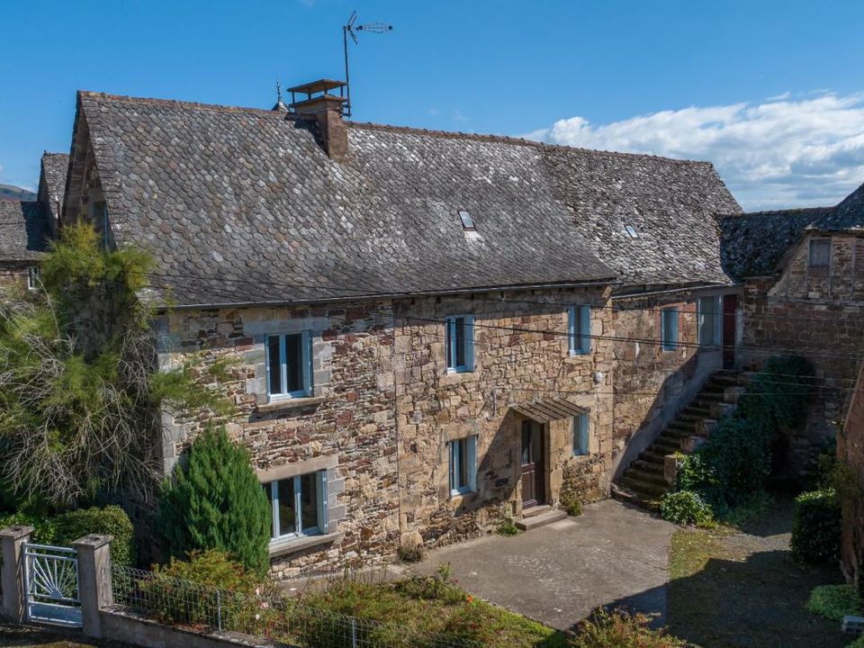 Villa in Saint-Cyprien-sur-Dourdou, Aveyron - foto 2