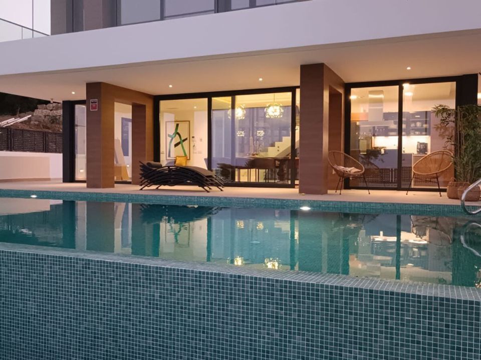 Villa i Estepona, Malaga - foto 1