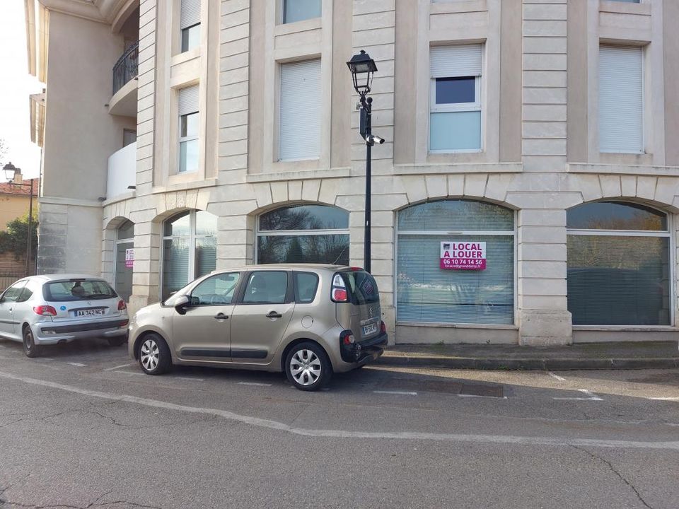 L'establiment comercial a Villeneuve-lès-Avignon, Gard - foto 3