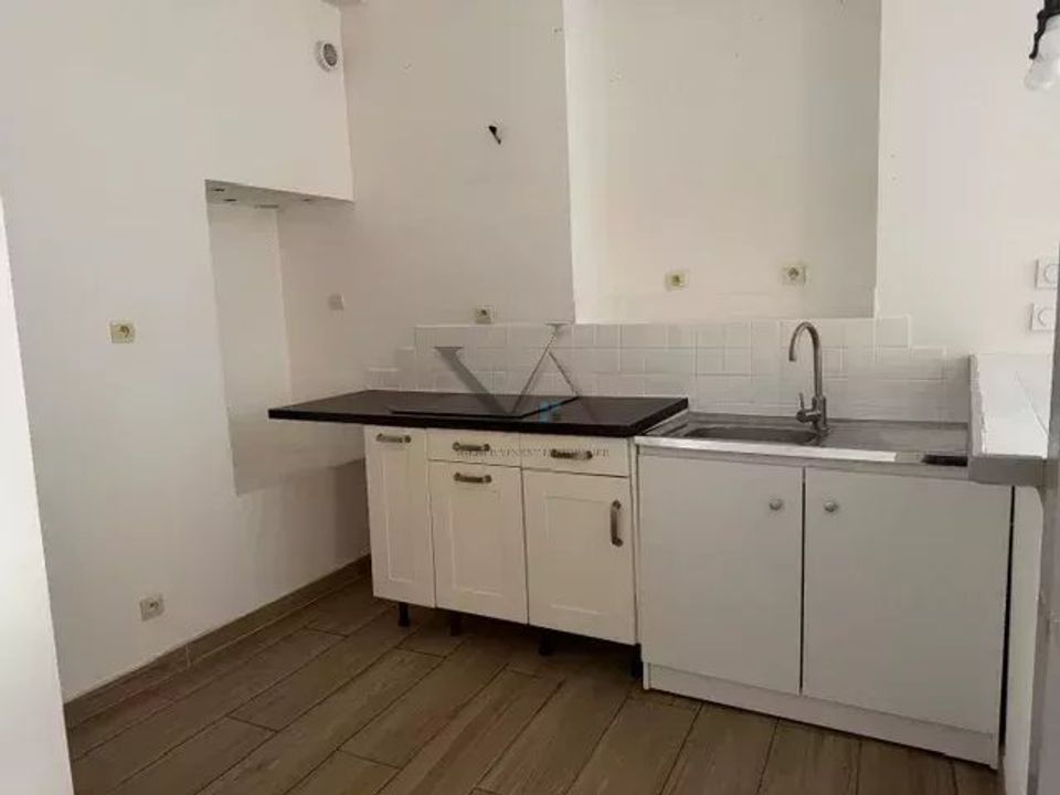 Apartment in Montelimar, Drome - photo 2