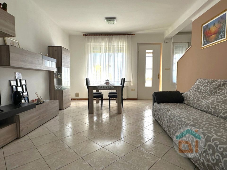 Rækkehus i Sagrado, Gorizia - foto 1