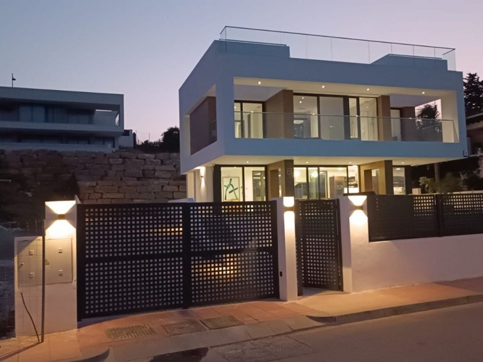 Villa i Estepona, Malaga - foto 1