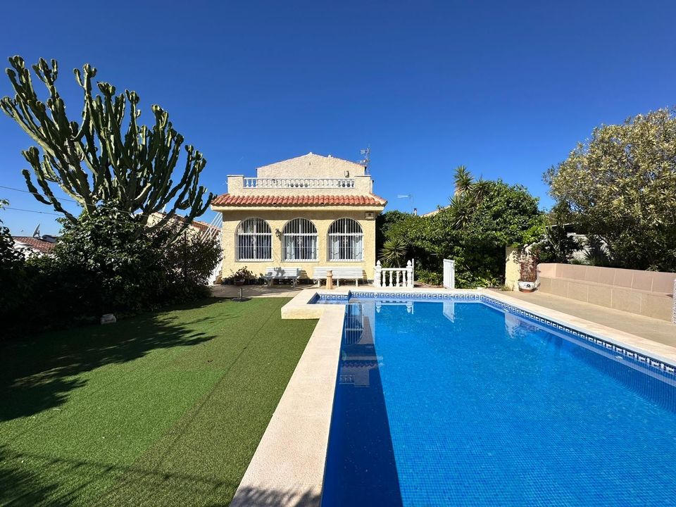 Villa i La Marina, Alicante - foto 1