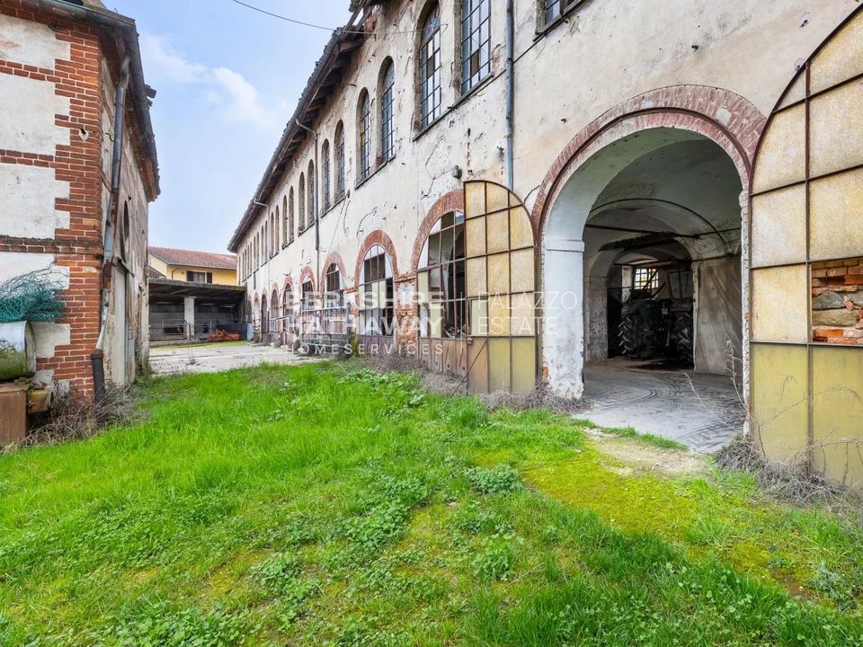 L'establiment comercial a Castagnole Piemonte, Turin - foto 4
