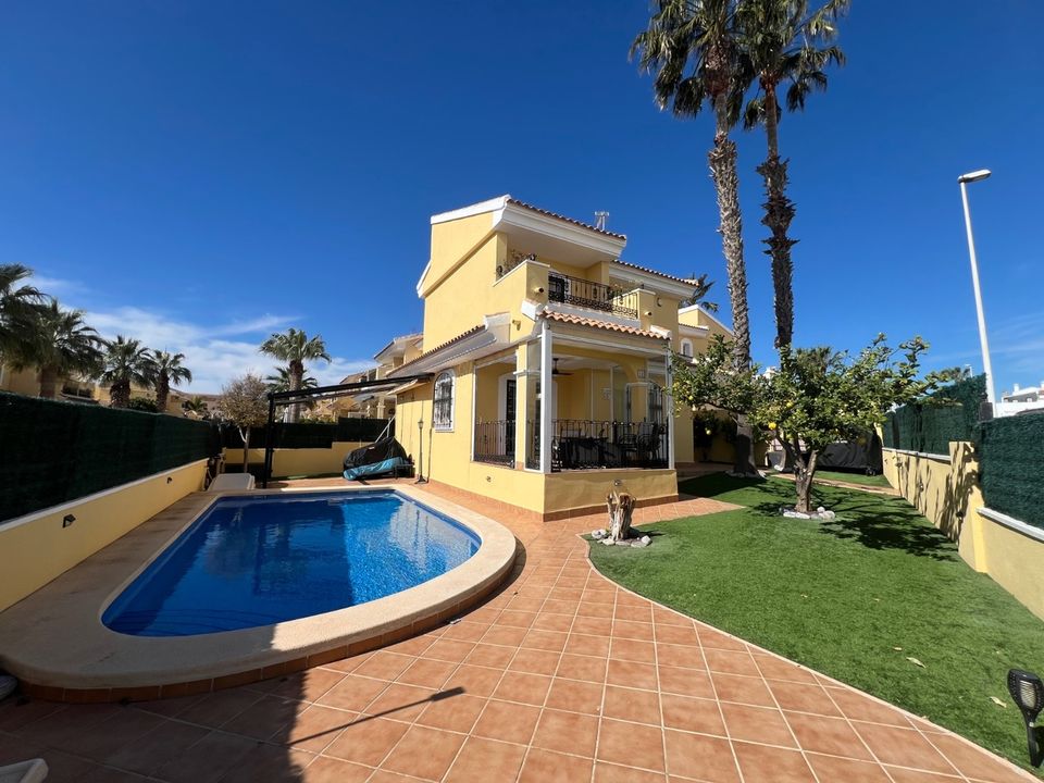 Villa i Orihuela Costa, Alicante - bilde 1