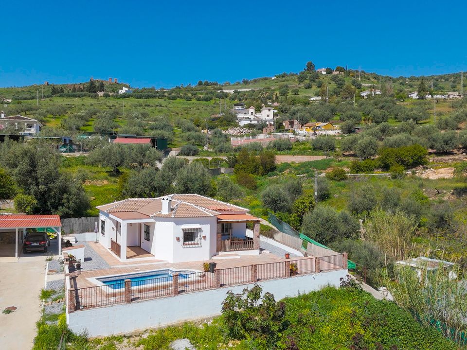Villa i Alcaucin, Malaga - foto 1