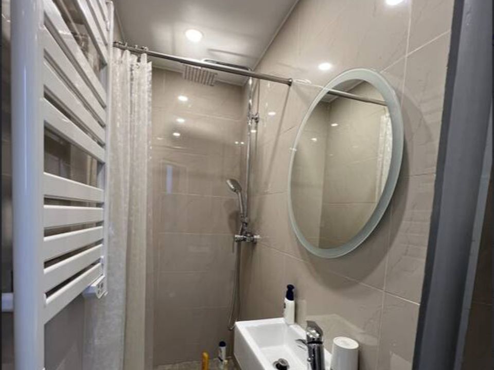 Apartment in Issy-les-Moulineaux, Hauts-de-Seine - photo 5