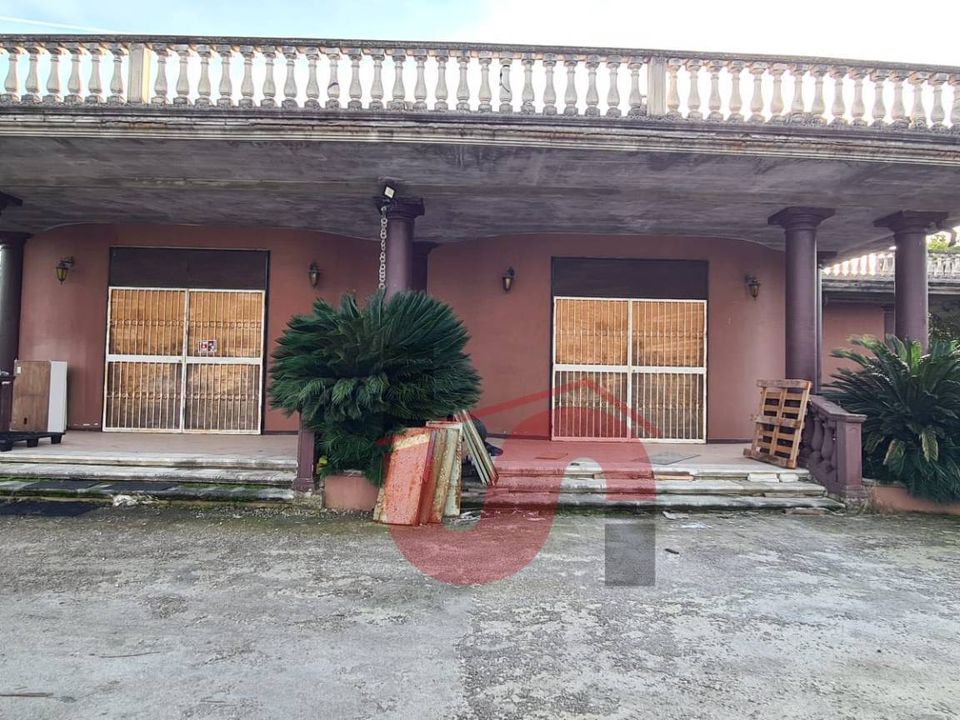Erhvervsejendom i Benevento, Benevento - foto 1