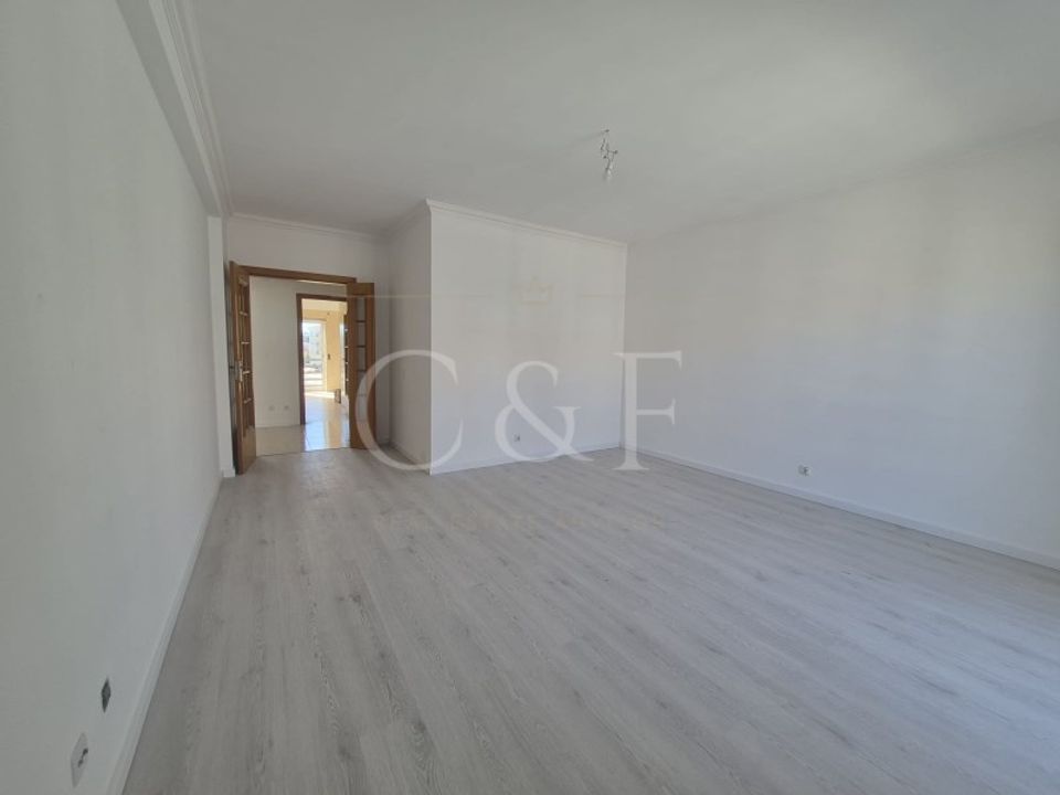 Lejlighed i Laranjeiro, Setubal - foto 1