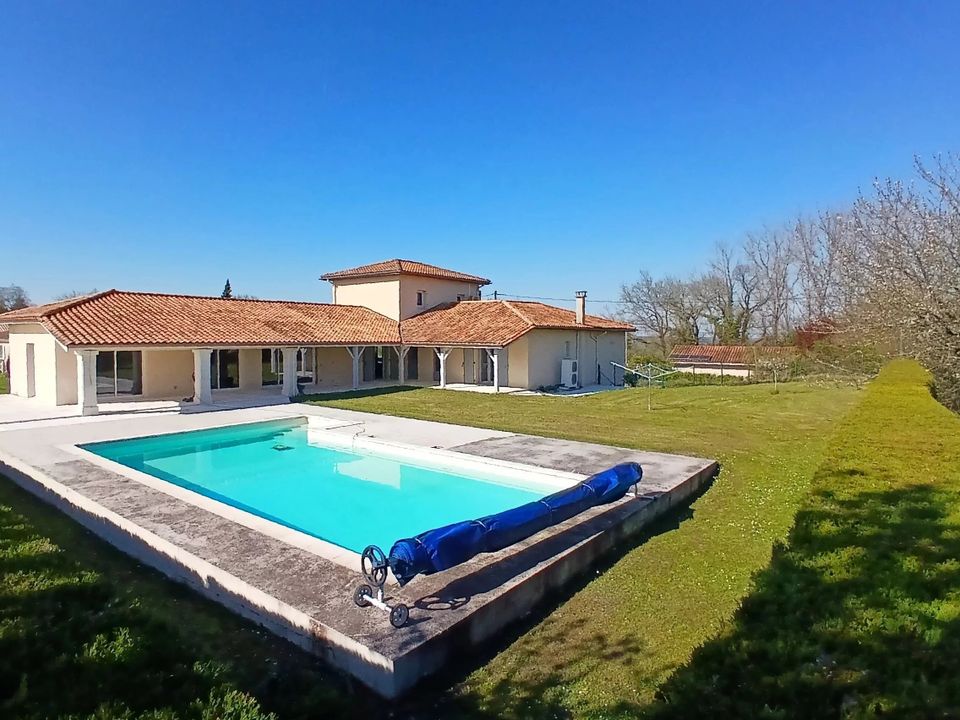 Villa i Aubeterre-sur-Dronne, Charente - foto 1