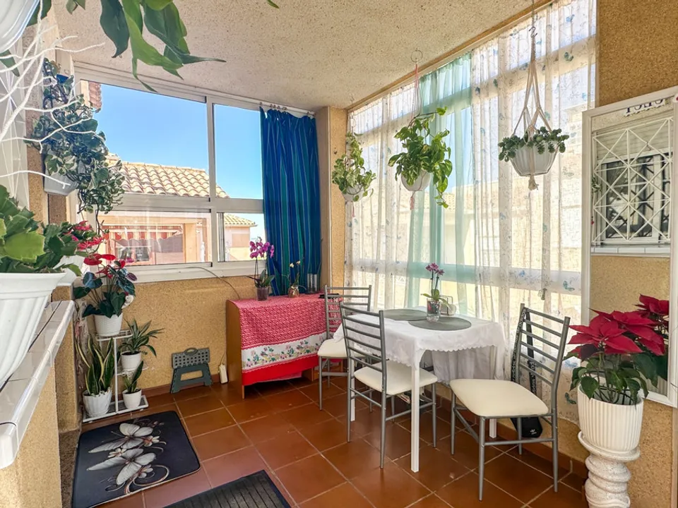 Квартира в Torrevieja, Alicante - фотография 1