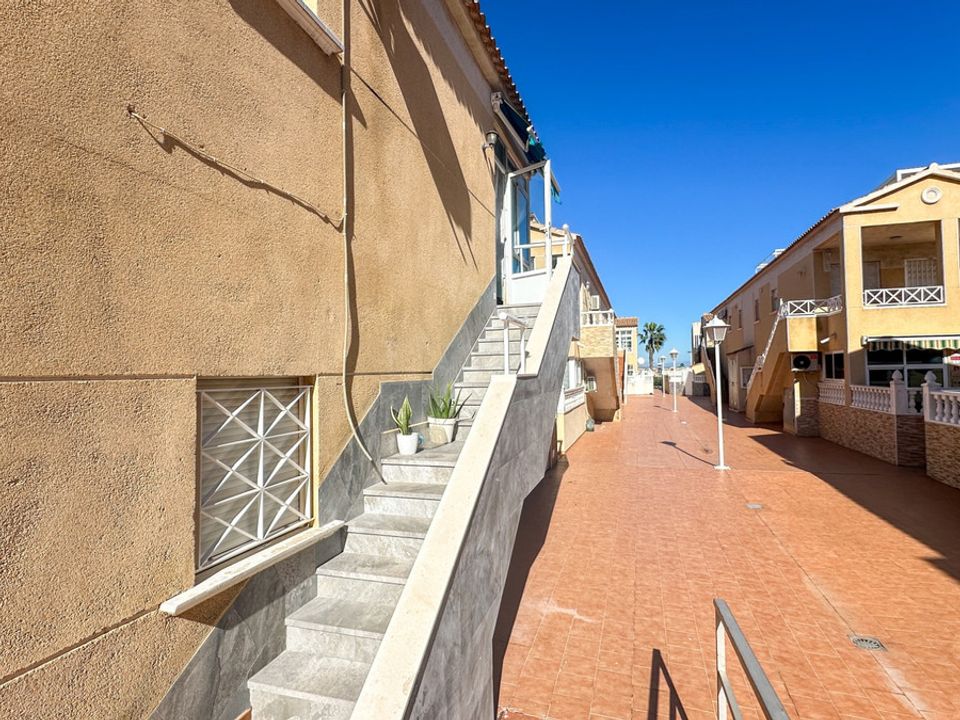 Квартира в Torrevieja, Alicante - фотография 5