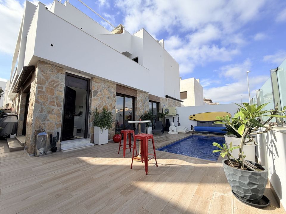 Villa in Cabo Roig, Alicante - foto 1