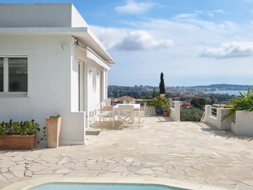 Villa i Vallauris, Alpes-Maritimes - foto 1