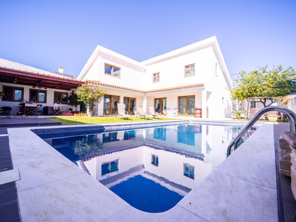 Villa i Almada, Setubal - bilde 1