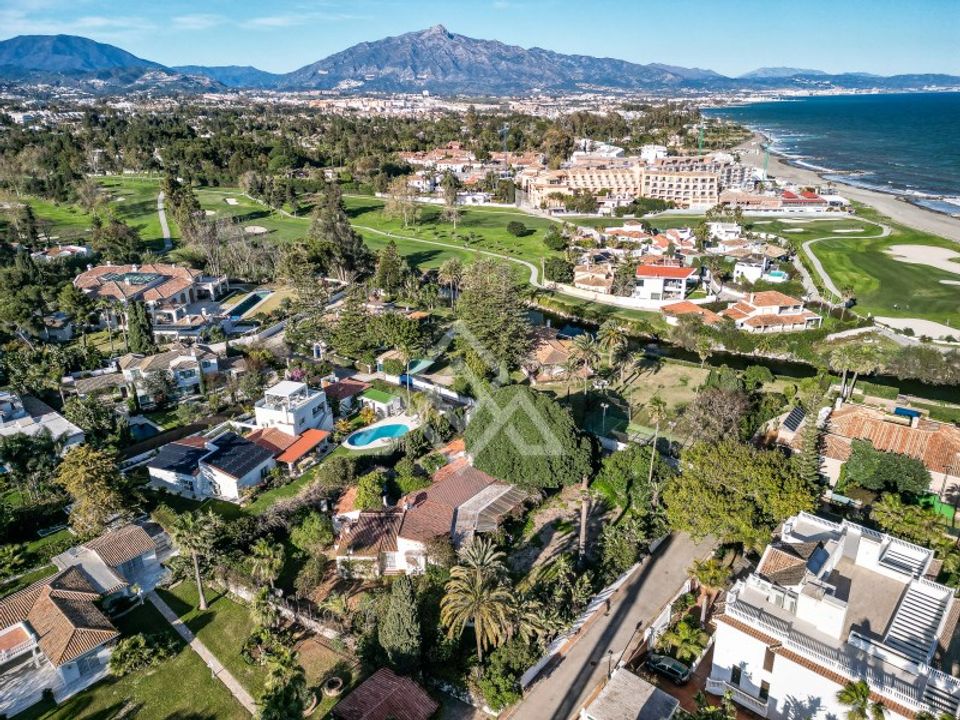 Villa i El Paraiso, Malaga - foto 1