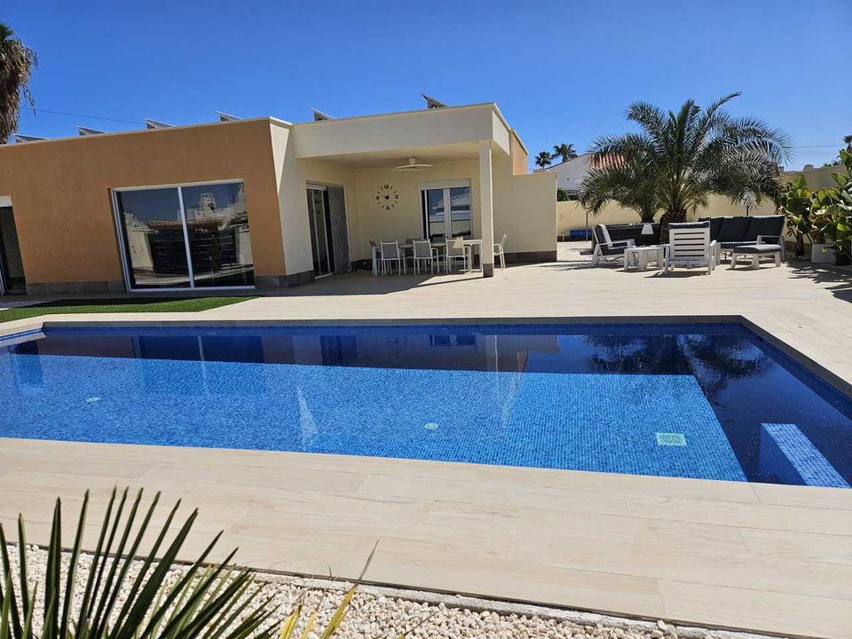 Villa i Torrevieja, Alicante - foto 1