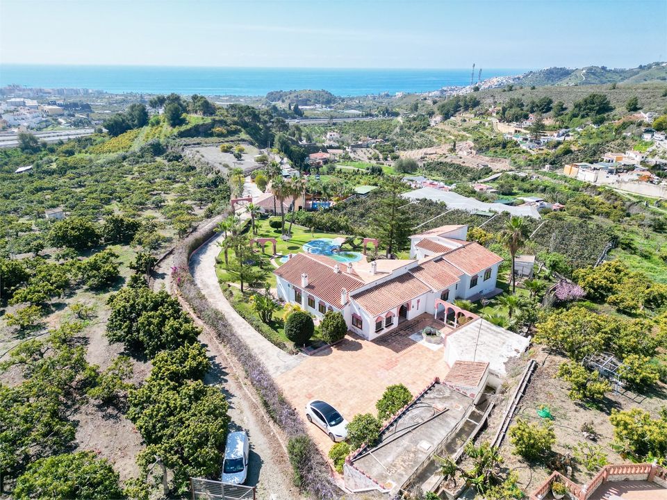 Villa i Nerja, Malaga - foto 1