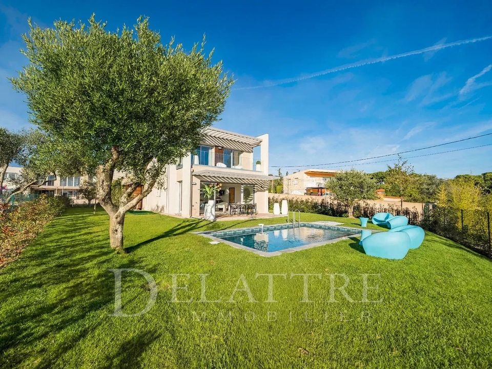 Villa i Antibes, Alpes-Maritimes - foto 1