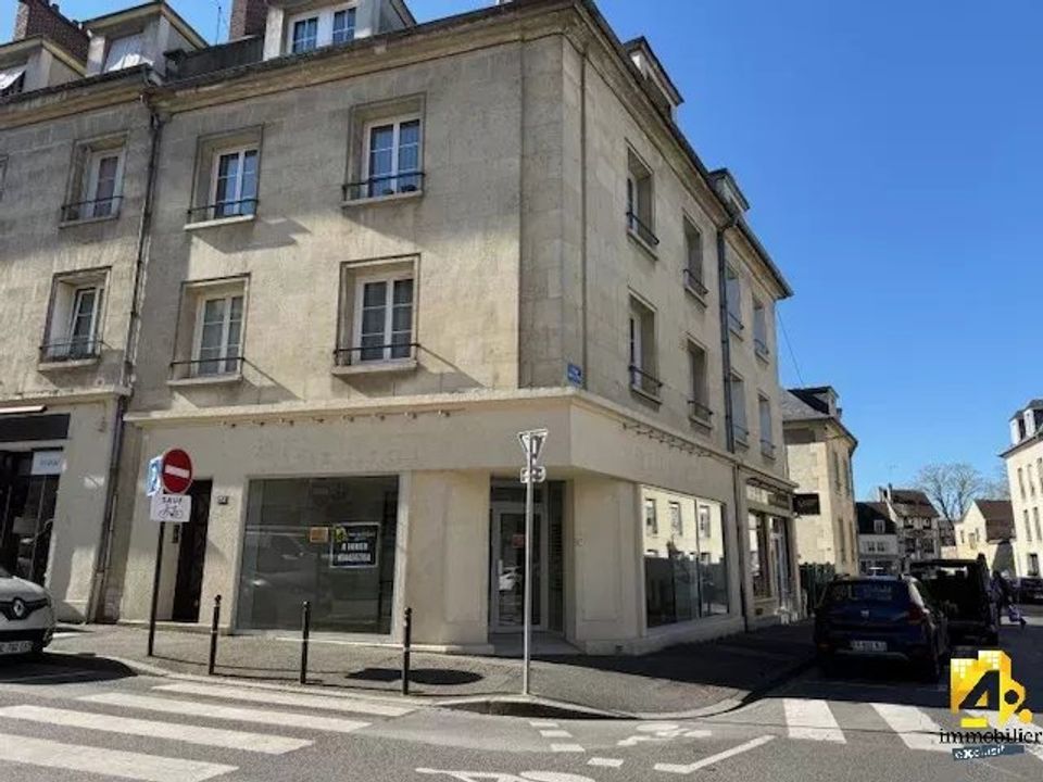 Erhvervsejendom i Compiègne, Oise - foto 1